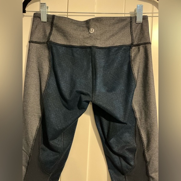 RARE Lululemon Wunder Under Sashiko Inkwell Rugged Blue Crop Leggings Size 6 EUC - Picture 6 of 8